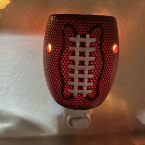 Scentsy Touchdown wall warmer